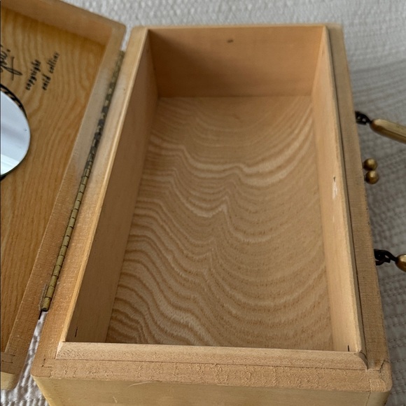 Enid Collin’s “People's Choice” Tan Elephant Design Women's Bag - Picture 3 of 12